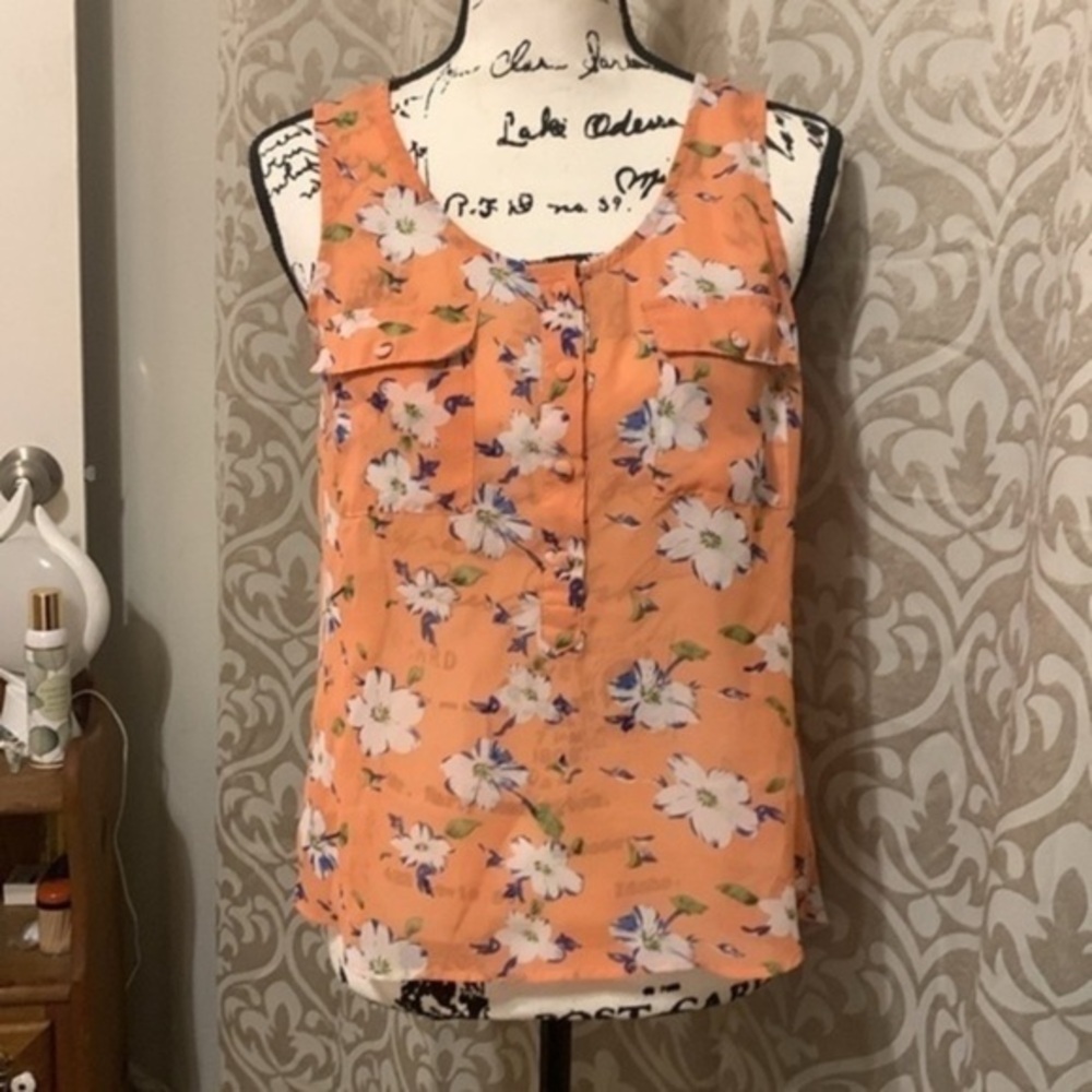 Beautiful floral summer top medium brand papaya excellent condition